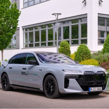 BMW testează primele sale baterii solide pe un model electric i7