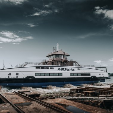 Șantierul naval din Galați lansează la apă un nou feribot hibrid-electric