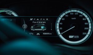 Românii preferă tot mai mult mașinile hibride în detrimentul „bătrânului” diesel