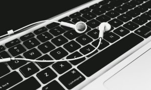 Lege: site-urile, aplicațiile mobile din România, accesibile pentru persoanele cu dizabilități