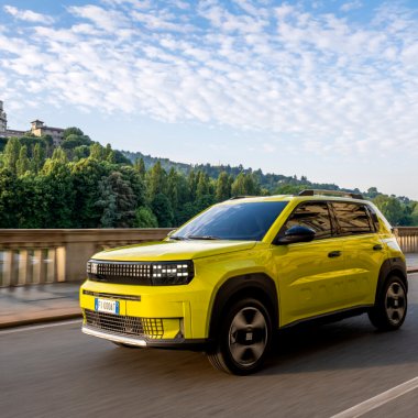 Fiat lansează mașina cu un bord creat din carton pentru băuturi reciclat
