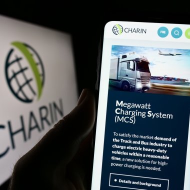 Ce este MCS: sistemul care încarcă un camion electric într-o pauză de cafea