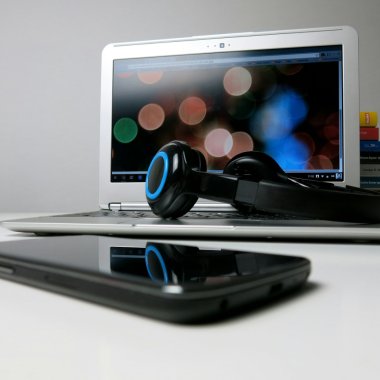 Rabla la închirieri de electronice: predai un gadget vechi și primești bani