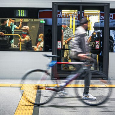 Startup-urile de mobilitate și transformare urbană selectate la acceleratorul inVest