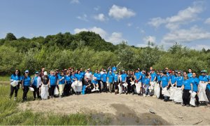 Voluntarii HP curăță peste 1,5 tone de deșeuri din râurile României
