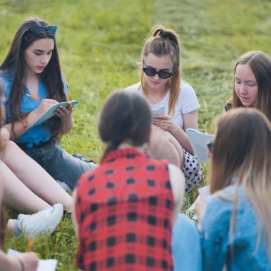 Educație nonformală pentru elevii din toată țara: Școlile de vară STEAM 2025