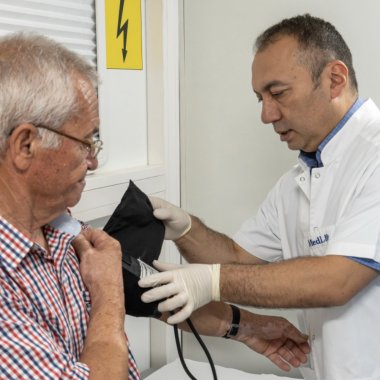 Consultații și analize medicale gratuite prin MedLife în județele Timiș și Galați
