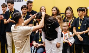 David Popovici își donează ziua și vrea să strângă 100.000 de euro pentru copii talentați la sport