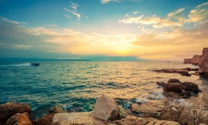 Mediterana se încălzește rapid – ce înseamnă pentru biodiversitate, pescării și zone de coastă