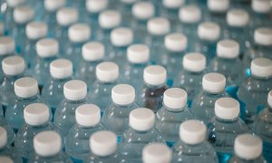 E. coli este alternativa sustenabilă la producția poluantă de plastic