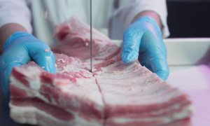 Pasiunea pentru vită în sânge și ceafă de porc, amenințare climatică