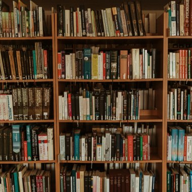 Libris donează cărți în valoare de 250.000 de lei. Cum le pot primi școlile