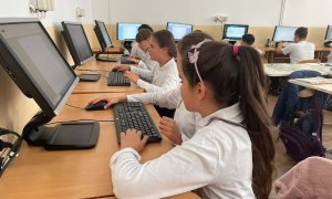 Dăm Click pe România: 1.410 calculatoare recondiționate pentru școli și ONG-uri