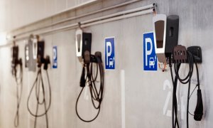 Planul Bulgariei pentru transport curat: stații de încărcare în toate gările
