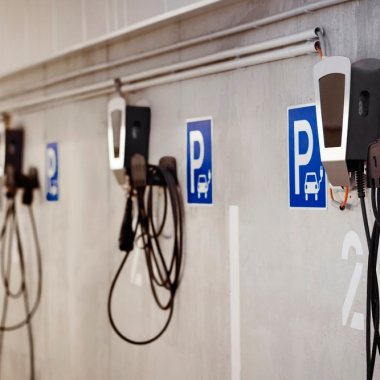 Planul Bulgariei pentru transport curat: stații de încărcare în toate gările