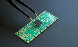 Producția mașinilor electrice, lovită din nou de criza semiconductorilor