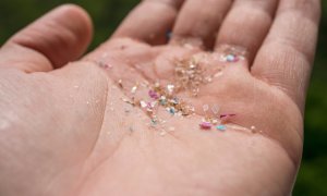 Microplasticele, poluarea invizibilă care împinge Europa spre un tratat global