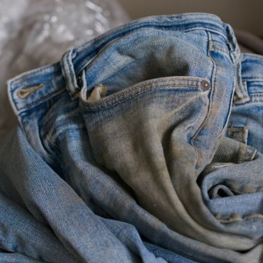 Cantitatea de deșeuri textile colectate separat în RO, creștere de 5 ori în 10 ani