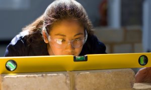 Program de educație gratuită pentru studenții din industria construcțiilor