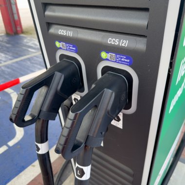 Cât de rău îi faci mașinii tale dacă folosești mereu fast charging
