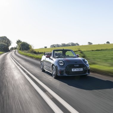 MINI aproape dublează vânzările de mașini electrice în 2025
