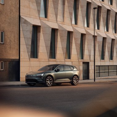 Noul Volvo EX60 redefinește siguranța și oferă peste 800 km autonomie