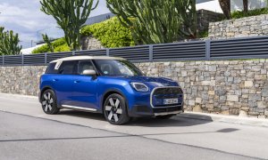 MINI Countryman E, peste 500 km autonomie datorită bateriilor siliciu-carbon
