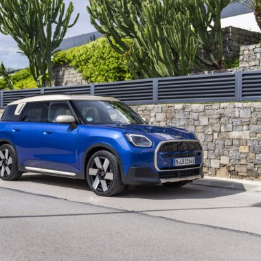 MINI Countryman E, peste 500 km autonomie datorită bateriilor siliciu-carbon