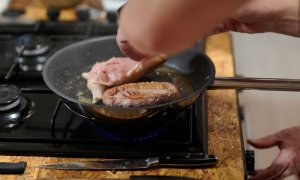 Franța sugerează cetățenilor să nu mai mănânce atât de multă carne