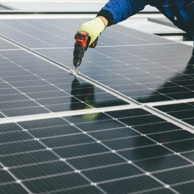 Panourile solare și pompele de căldură, eroii crizei energetice în Marea Britanie