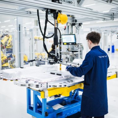BMW colaborează cu un producător de hypercar-uri pentru baterii performante