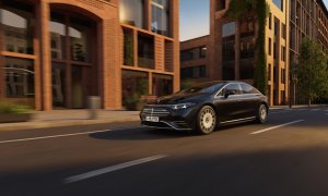 Mercedes trece EQS pe 800 de volți: încărcare mai rapidă și eficiență mai bună