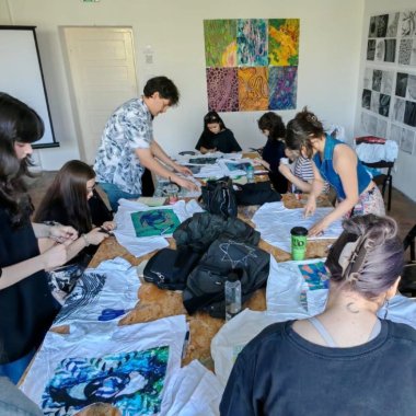 Humana: ateliere de sustenabilitate și upcycling la Universitatea de Artă și Design Cluj-Napoca