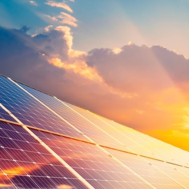 Cum influențează canicula din Europa piața energiei regenerabile și prețurile electricității
