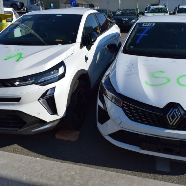 Renault și IGSU, 10 ani de parteneriat: câte mașini au oferit francezii pompierilor români