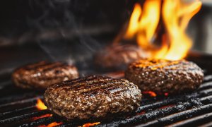 Inteligența artificială e folosită să creeze burgeri mai buni și mai sustenabili