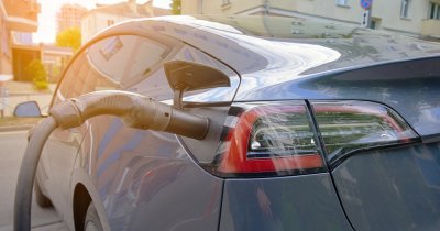 Bateriile mașinilor electrice au o durată de viață mai mare decât estimările specialiștilor