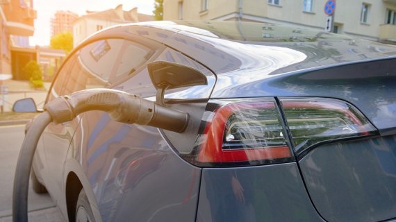 Bateriile mașinilor electrice au o durată de viață mai mare decât estimările specialiștilor