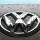 Volkswagen folosește 100 de oi care "tund" iarba în parcurile lor fotovoltaice