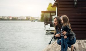Ce înseamnă, de fapt, o casă cu ieșire la lac: tipuri de proprietăți și ce oferă fiecare