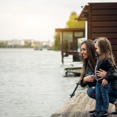 Ce înseamnă, de fapt, o casă cu ieșire la lac: tipuri de proprietăți și ce oferă fiecare