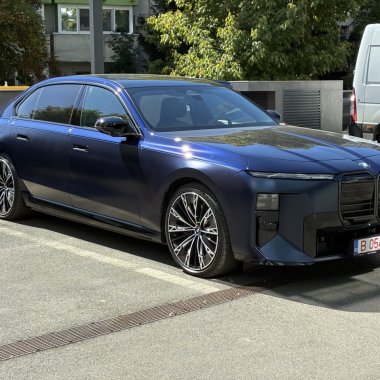 Am explorat tehnologiile lui BMW i7 2026. Ce oferă super-limuzina din Munchen